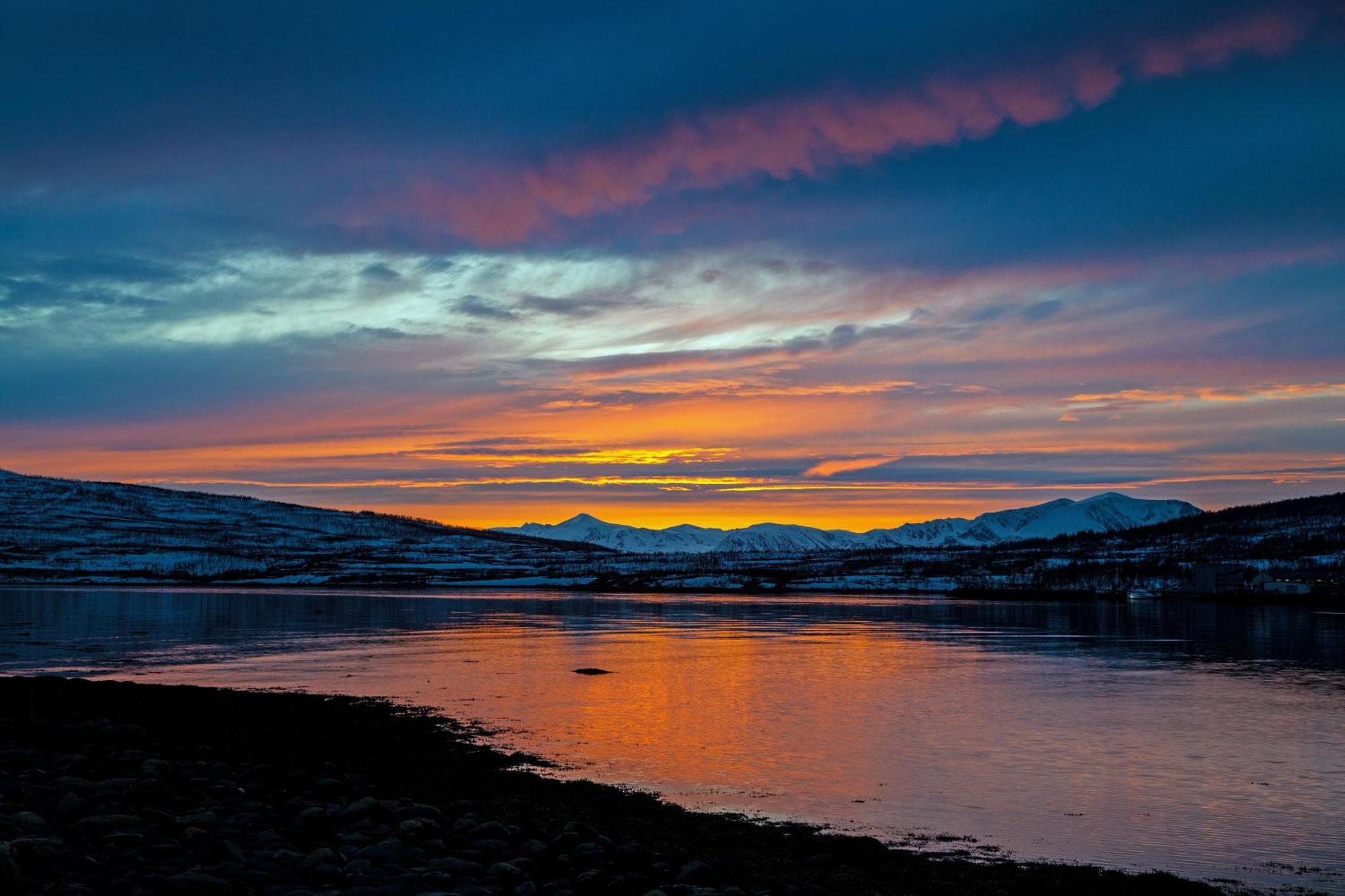 فيلا Lyngen Fjordcamp Nord-Lenangen المظهر الخارجي الصورة