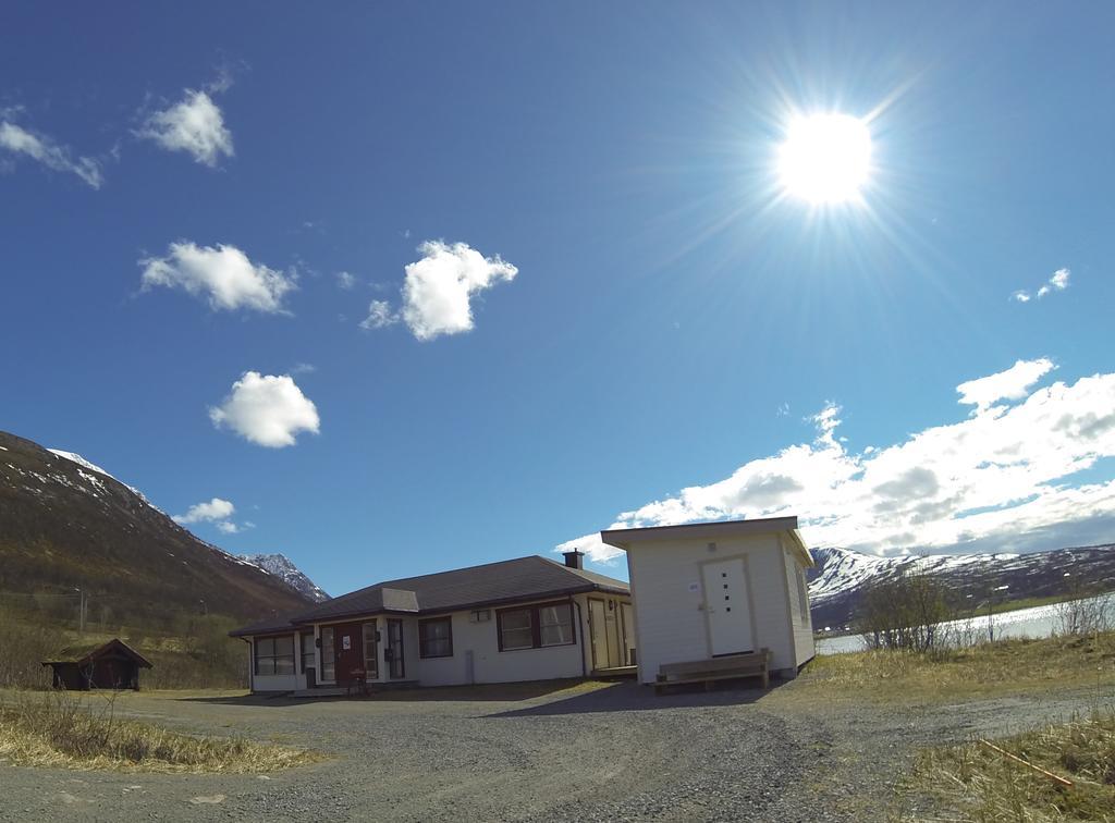 فيلا Lyngen Fjordcamp Nord-Lenangen المظهر الخارجي الصورة