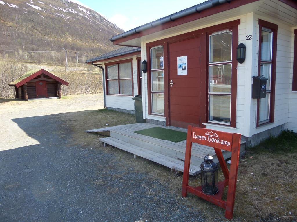 فيلا Lyngen Fjordcamp Nord-Lenangen المظهر الخارجي الصورة